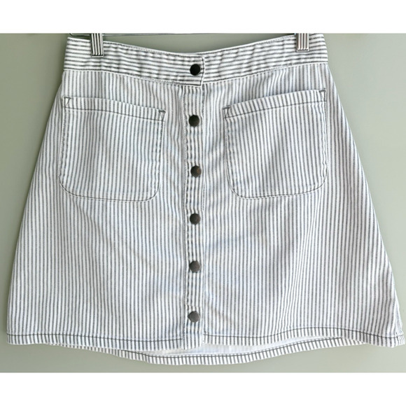 KIMCHI BLUE Urban Outfitters Striped Button Front Mini Skirt Size 4 Gray White - Picture 1 of 10